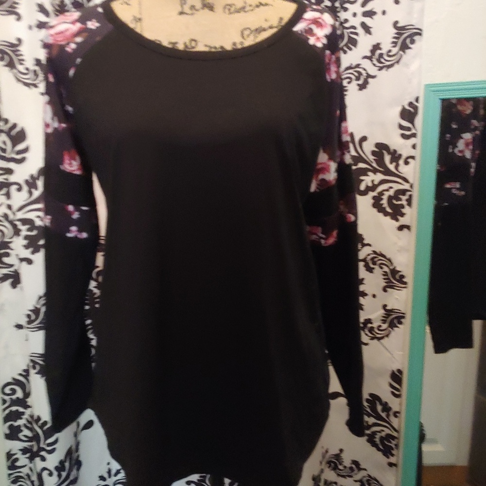 Long sleeve t-shirt